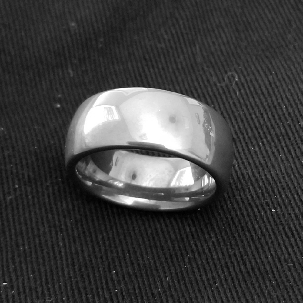 Tungsten carbide 7mm ring size 6